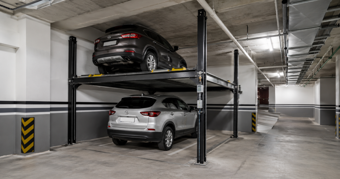 Elevadores para autos en México para sótanos con plataforma segura y altura adaptada al estacionamiento.
